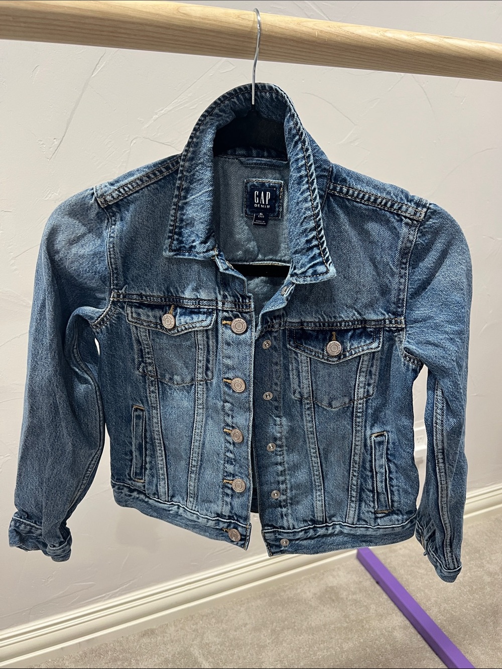 Classic Gap denim jacket - size 10
